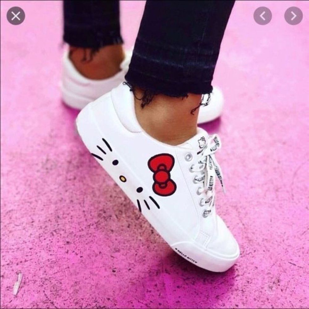 Zara Kidsย White Hello KittyโSneakers w/Kittyโ Laces Kidsโ2.5